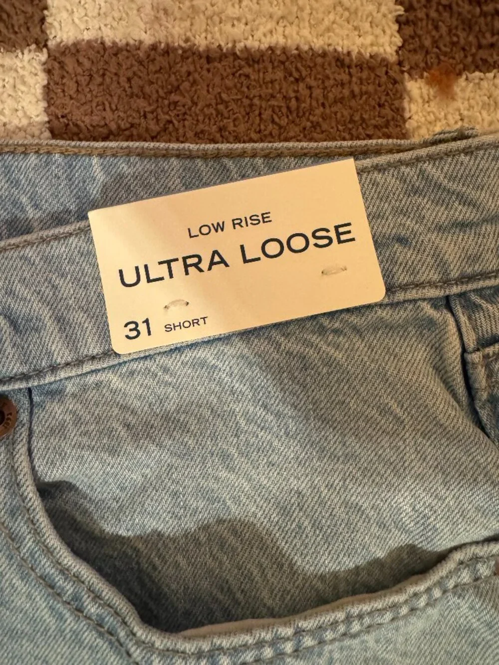 Abercrombie & Fitch - Low Rise Ultra Loose Jeans with Destroyed Hem - NWT - Picture 4 of 7